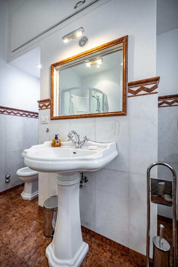 Yid D'Azeglio Luxury Apartment With Parking Florence Buitenkant foto