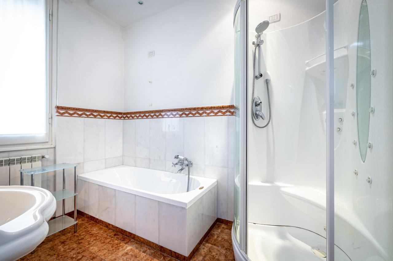 Yid D'Azeglio Luxury Apartment With Parking Florence Buitenkant foto