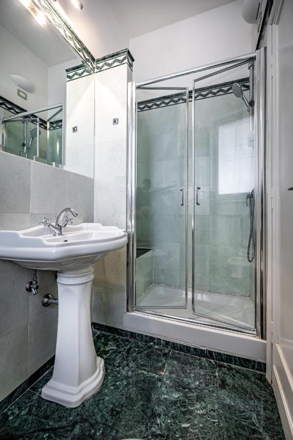 Yid D'Azeglio Luxury Apartment With Parking Florence Buitenkant foto