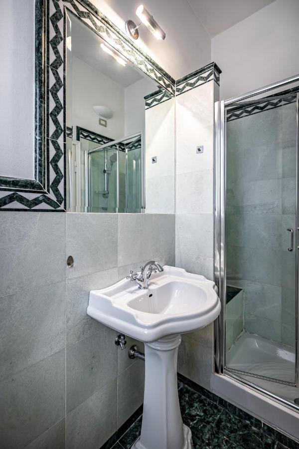 Yid D'Azeglio Luxury Apartment With Parking Florence Buitenkant foto